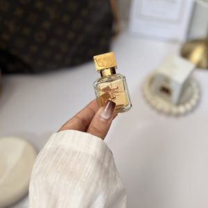 باكارات رژ طلايي